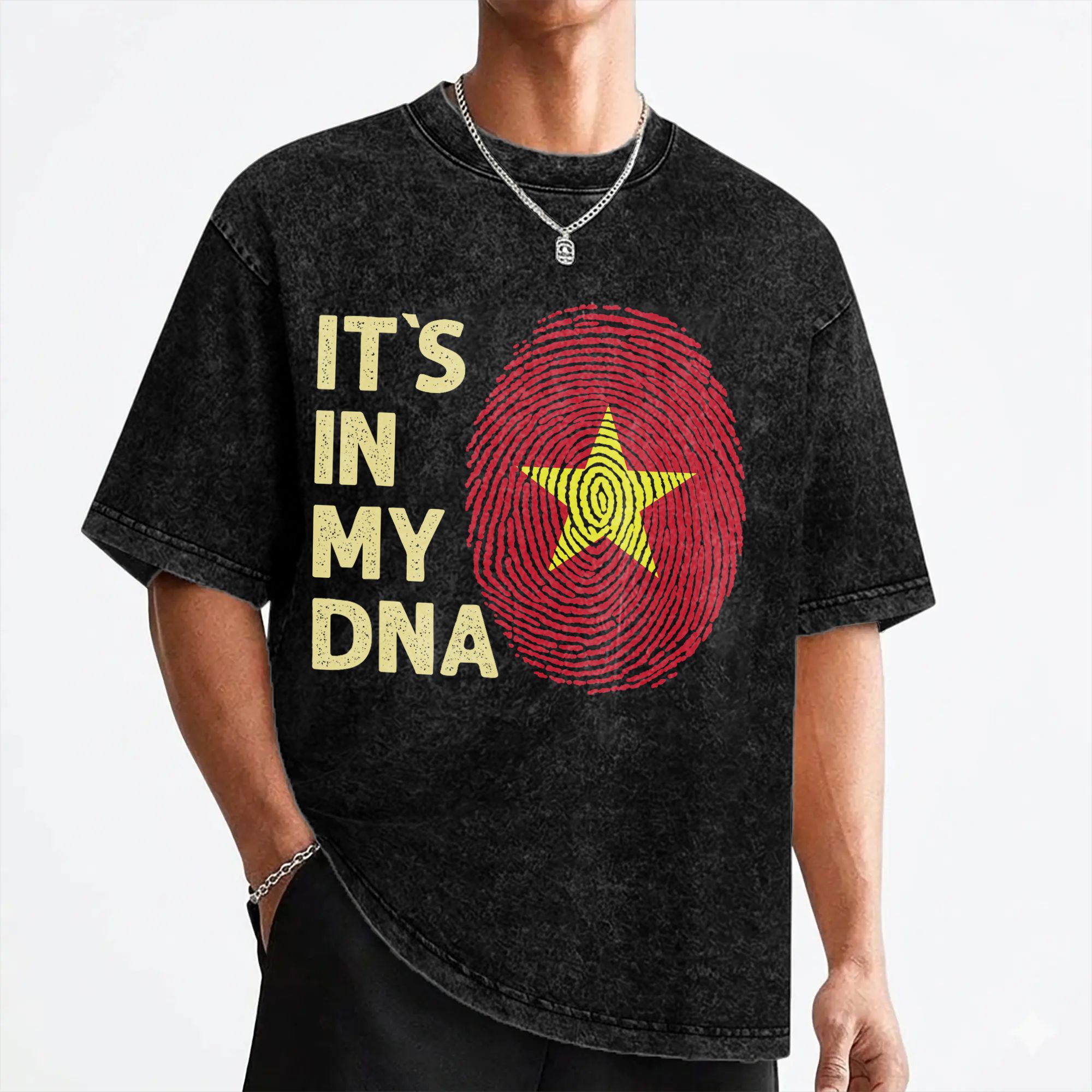 Street Fashion Vietnam - เวียดนามอยู่ในสายเลือดของฉัน เสื้อยืดลายธงชาติเวียดนาม ผ้าฝ้ายซักแล้ว เสื้อยืดแฟชั่นสไตล์สตรีทสำหรับผู้ชายและผู้หญิง เสื้อยืดพิมพ์ลายกราฟิก