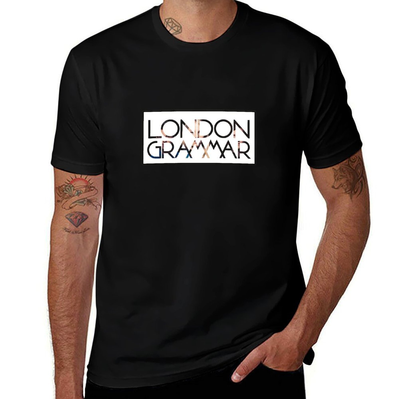 Street Fashion In London - เสื้อยืดลอนดอนแกรมเมอร์ แฟชั่นแนวสตรีท เสื้อยืดลำลอง