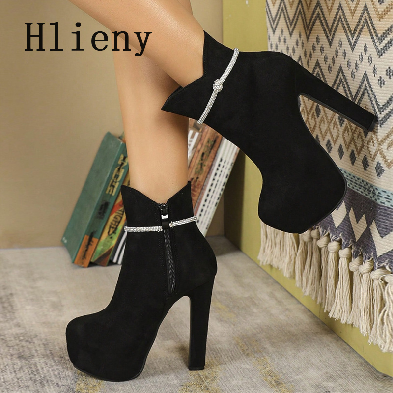 Street Fashion Female - รองเท้าบูทข้อสั้นแฟชั่น Hlieny สำหรับผู้หญิง แฟชั่นฤดูหนาว ซิปหน้า หัวกลม