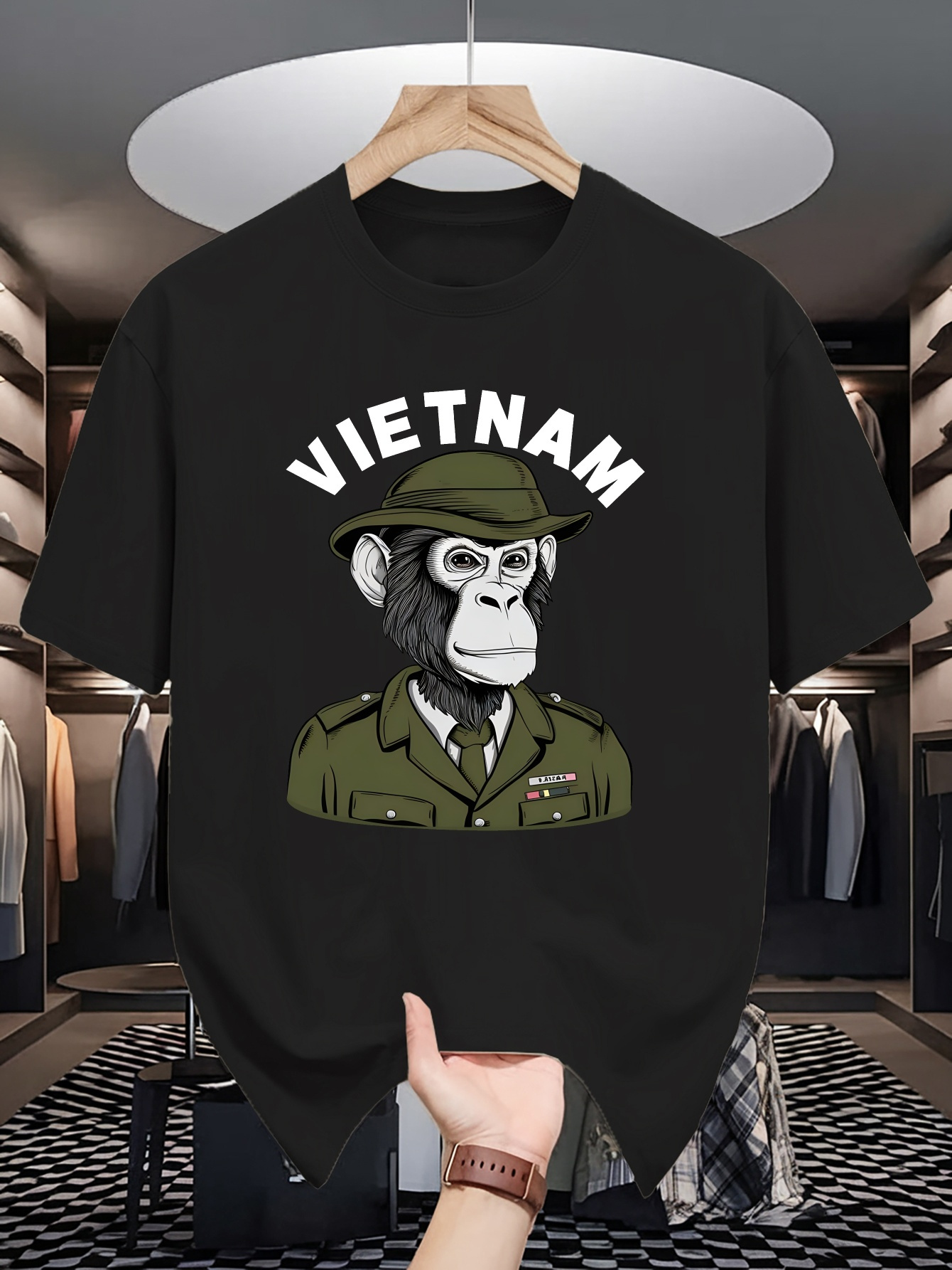 Street Fashion Vietnam - เสื้อยืดผู้ชายผ้าฝ้ายลายกราฟิกตัวละครชิมแปนซีทหารเวียดนาม ทรงหลวม ระบายอากาศได้ดี เหมาะสำหรับฤดูร้อน คอกลม สไตล์ลำลองแนวสตรีท