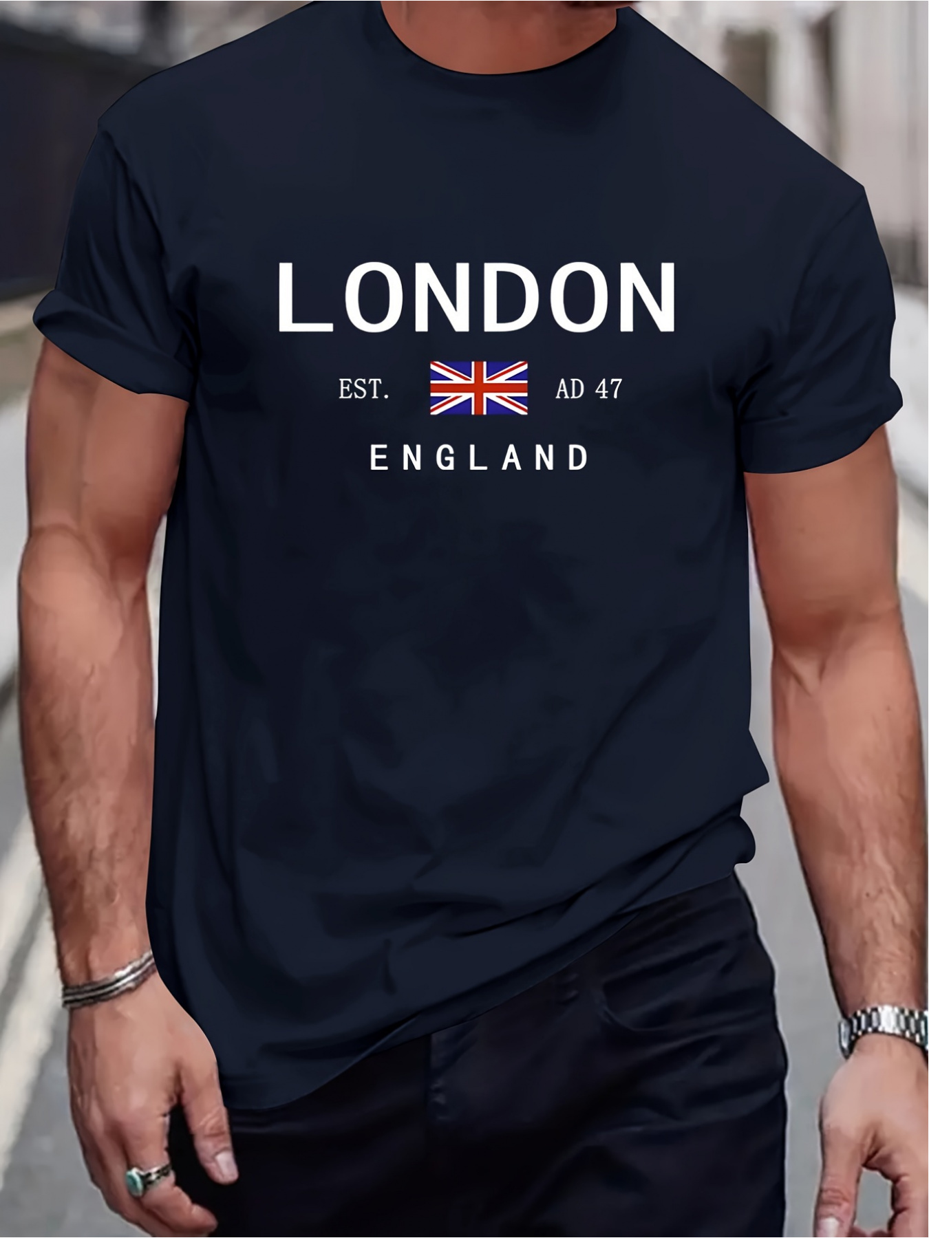 เสื้อยืดพิมพ์ลายลอนดอน อังกฤษ  - Street Fashion In London บทวิจารณ์และราคา